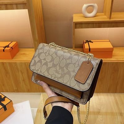 Stylische Handtasche für Frauen mit mittlerer Größe