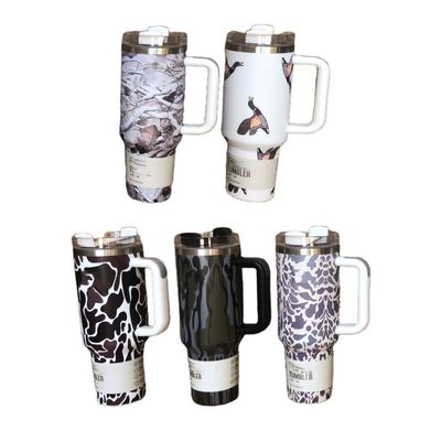 Nachhaltige 40oz Leopard-Druck Tarnung Strohbecher Tumbler für heiße und kalte Getränke