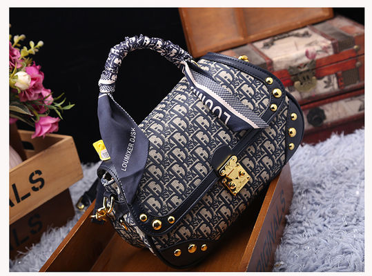 Stylische, modische, Elefantenmuster-Krosskörpertasche für Frauen aus langlebigem PVC-Leder
