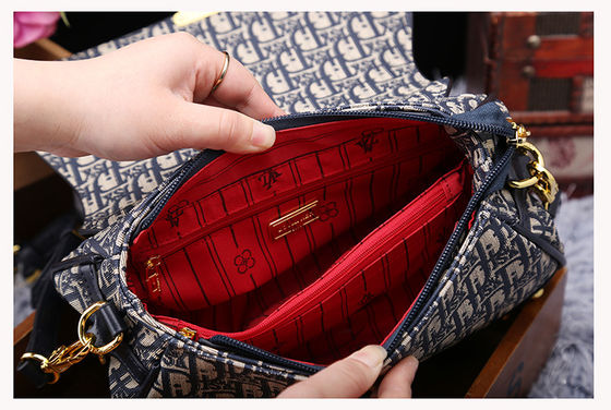 Stylische, modische, Elefantenmuster-Krosskörpertasche für Frauen aus langlebigem PVC-Leder