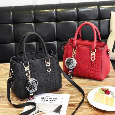 Elegante Schultertasche aus echtem Leder mit Zeichentrickmuster und Knopfdekoration