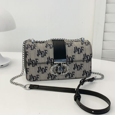 Retro-Brief gedruckte Kette Lange Schultergurt Frauen Crossbody Tasche Schließung Typ ZIP