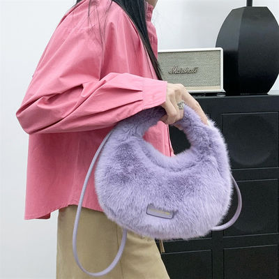 Winterbraune Mini-Fuchsfell-Handtaschen mit langer Kette Flussige Felltaschen für anspruchsvolle Frauen