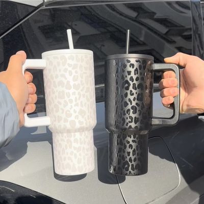 Custom Adventure 40oz Edelstahl-Tumbler mit Doppelwand Isolierung und Griff