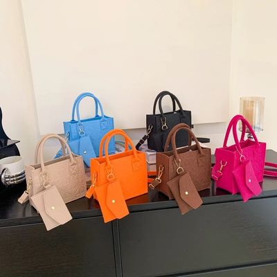 Vintage-Felt-Schultertasche für stilvolle Damen aus leichtem Material