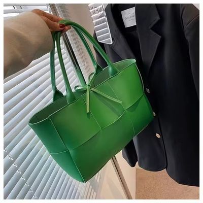 Weibliche Handtaschen mit offenem Verschluss mit großer Kapazität