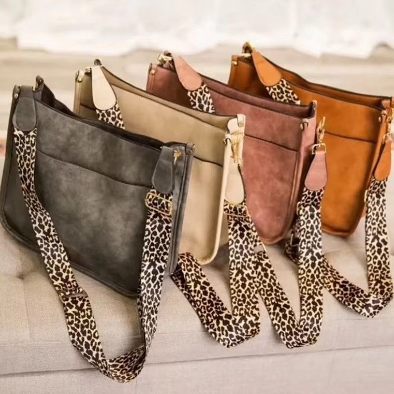 Leopard-Druck Veganer Leder-Damen-Schultertasche mit Gitarrenriemen und Einzelgriff