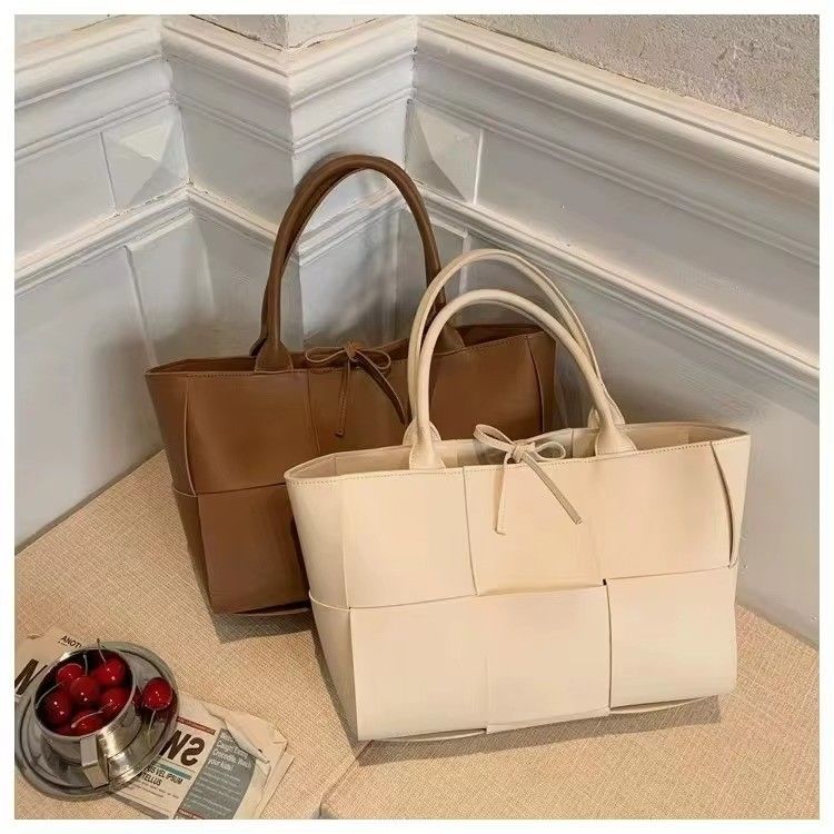 Weibliche Handtaschen mit offenem Verschluss mit großer Kapazität